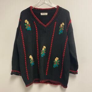 Selfie Couture Black Yarn Embroidered Floral Sweater Sz M/L